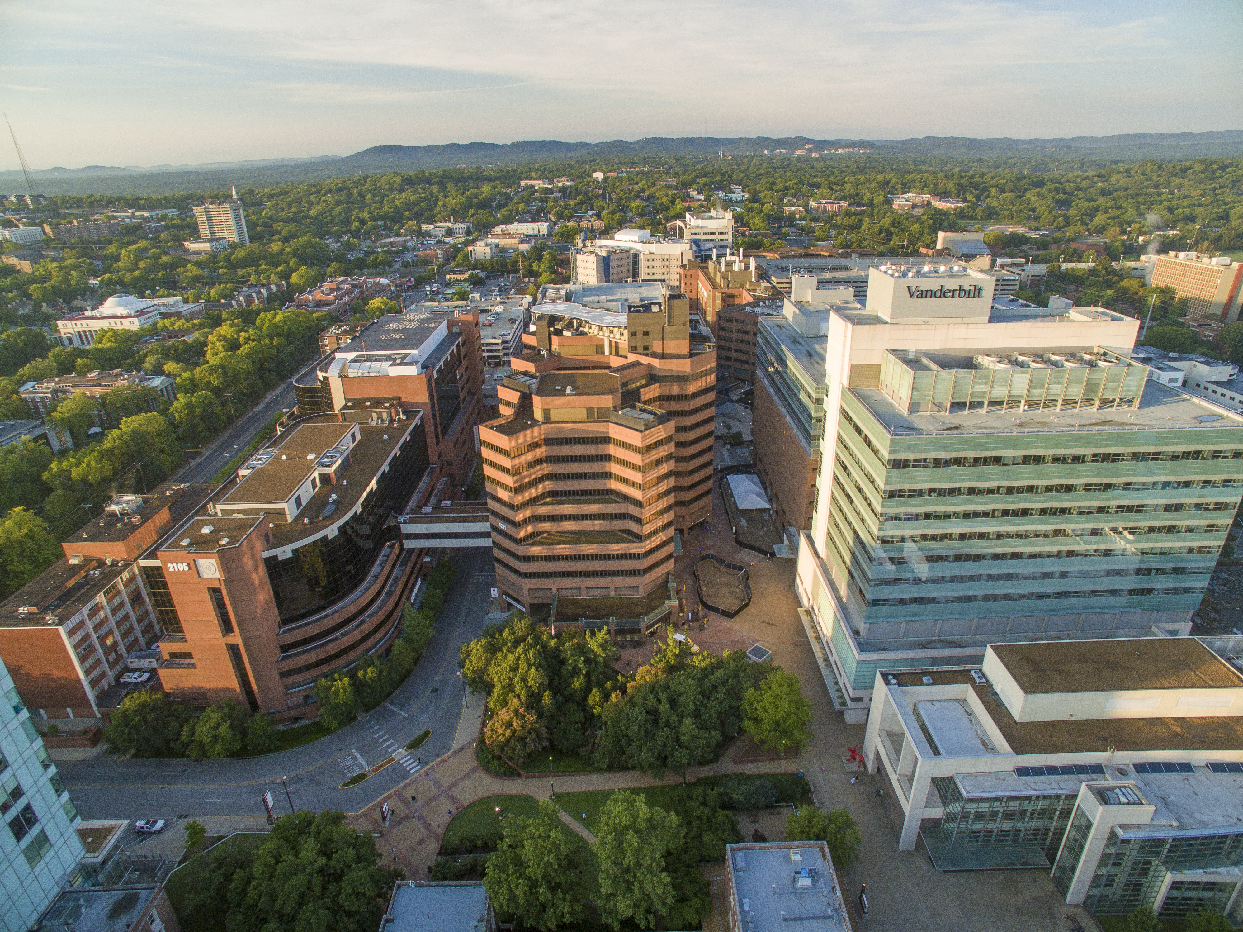 Vanderbilt University, Medical Center reach $1B milestone together in research funding